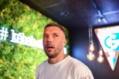 Lukas Podolski obrazowo o sytuacji Górnika Zabrze. „Jak się spuszcza kibel - naciskasz i tego gówna już nie ma. Tak samo jest z pieniążkami”