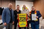 OFICJALNIE: Wiktor Długosz na dłużej w Koronie Kielce