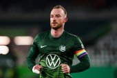 OFICJALNIE: Kapitan zostaje w Wolfsburgu. Żaden piłkarz nie rozegrał więcej spotkań dla „Wilków”