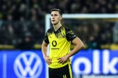 Borussia Dortmund widzi w nim twarz projektu, on ma wątpliwości, czy nadal chce grać w tym klubie